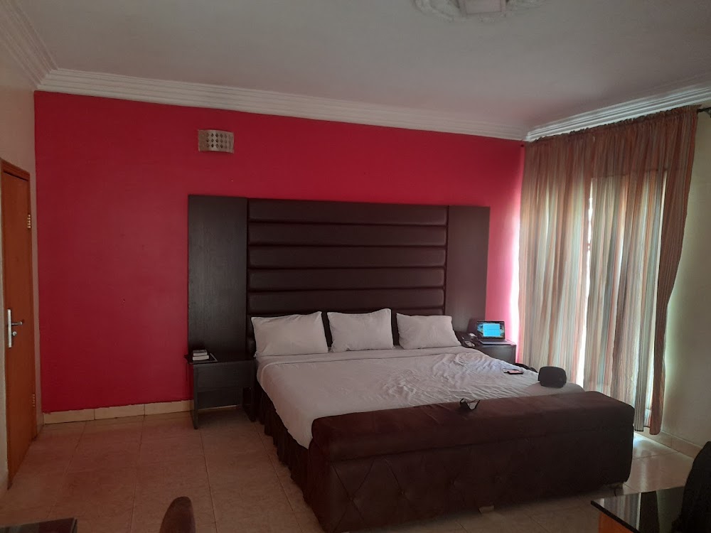 Bridge Waters Hotel